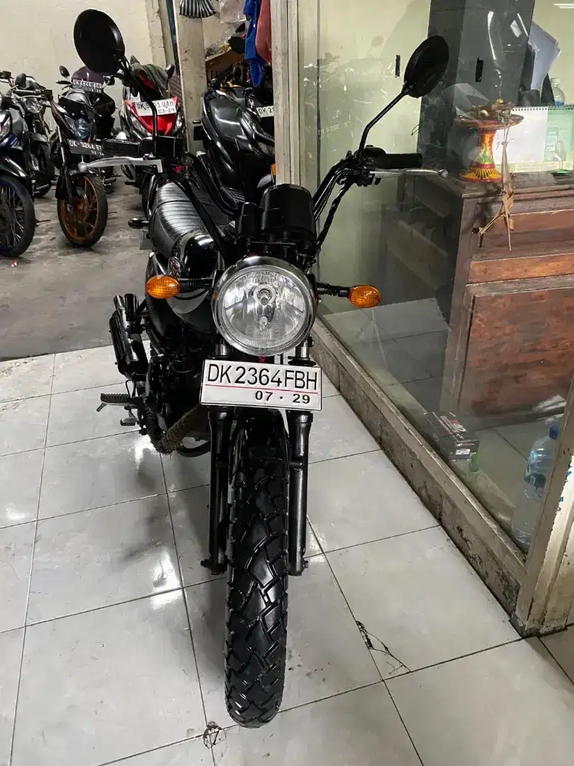 Kawasaki w 175 thn 2019 cash. /Kredit Bali dharma.motor