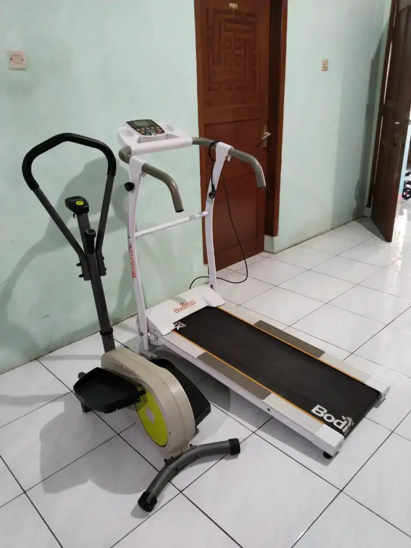 Dijual sepaket treadmill + sepeda fitness kondisi normal
