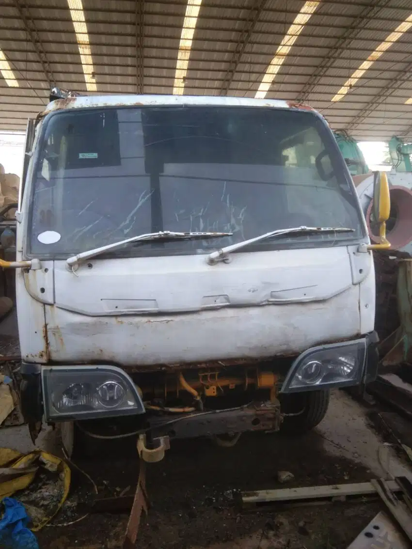 Dumptruk Isuzu Elf Thn 2011