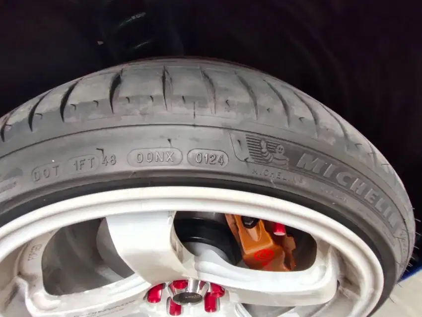 4 pcs Ban Michelin Second Kondisi 95%