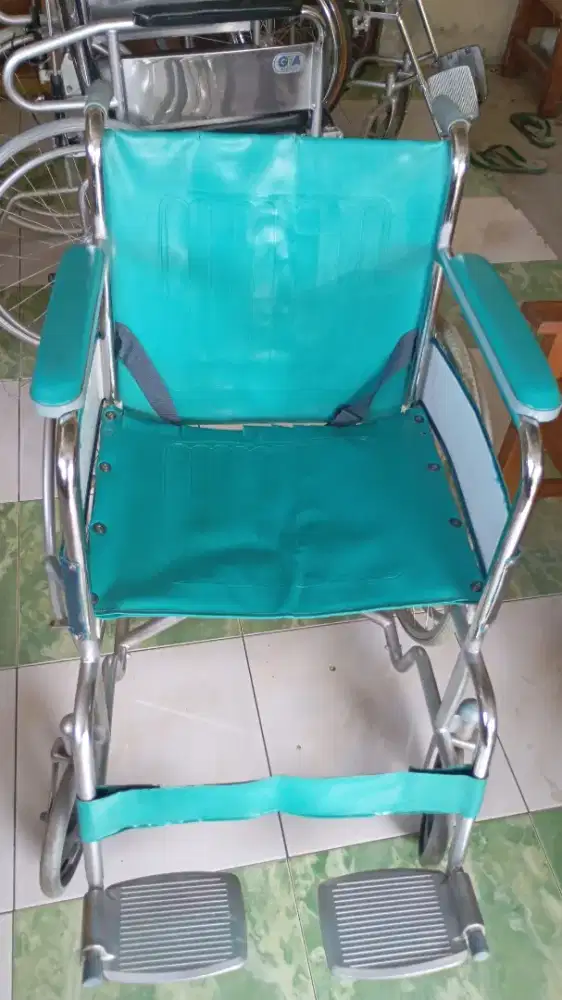 Kursi roda bekas masih bagus