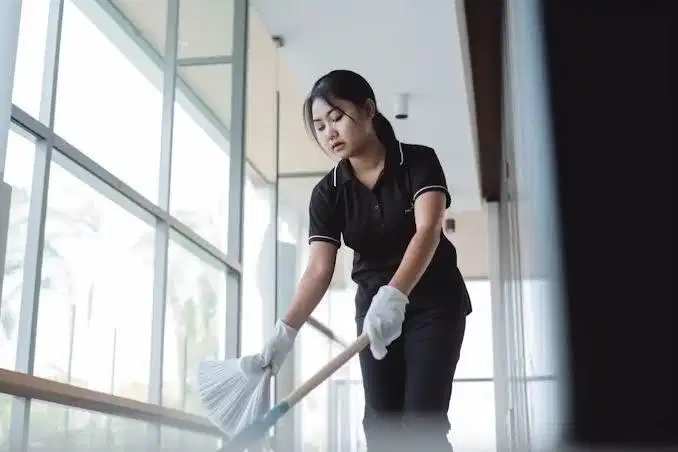 Dibutuhkan art siap menginap