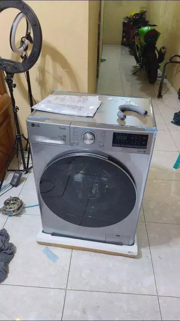 Mesin cuci LG front loading 1 tabung kapasitas 8,5kg
