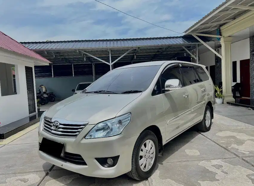 INNOVA DIESEL LUXURY