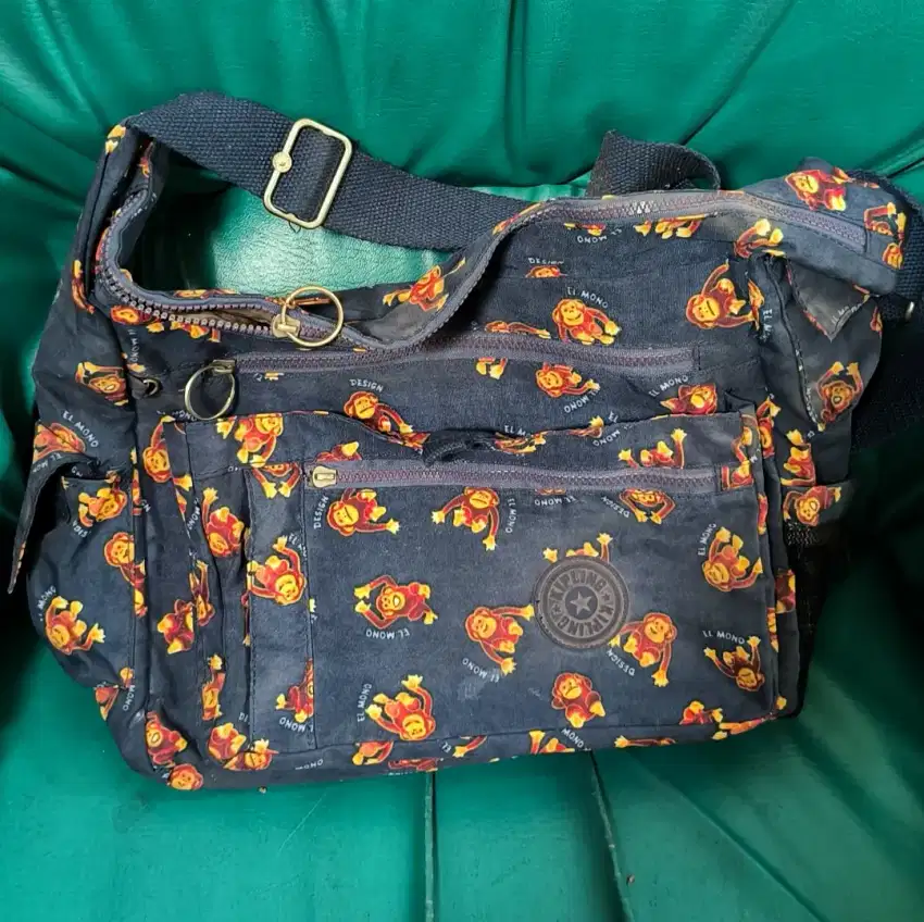 Sling bag kipling