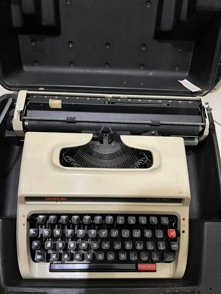 Mesin Tik Antik Brothe Deluxe 1613