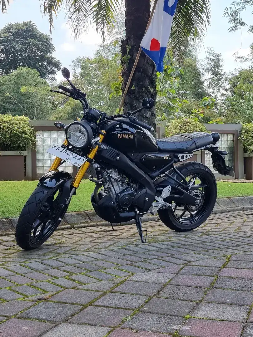 Yamaha XSR 155 VVA 2024 Odo 4rb Hitam Metalik Koko Motor