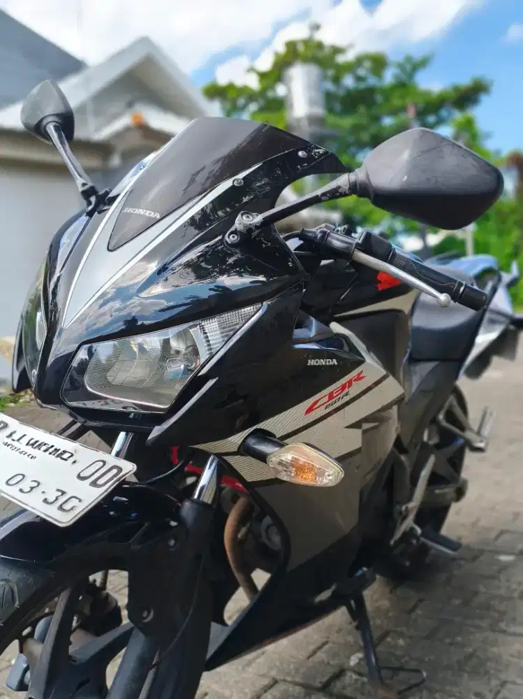 Di Jual Honda CBR 150R (2015)