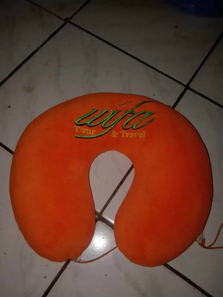 Jual bantal kursi mobil mulus banget