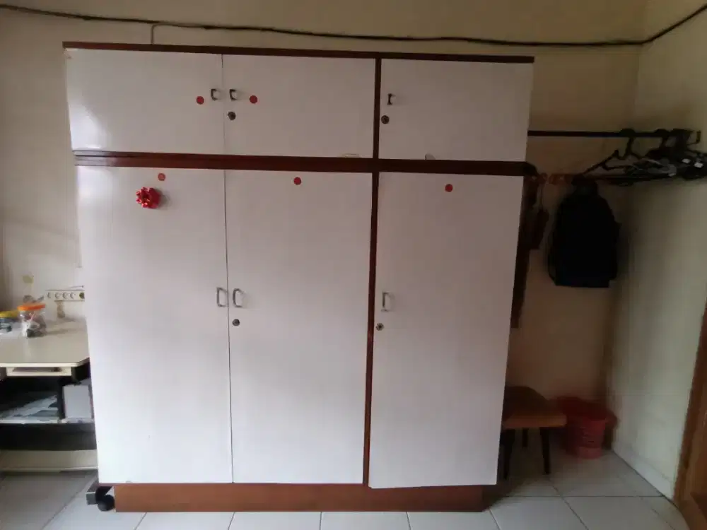 Lemari Baju Asli kayu Jati