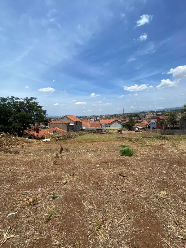 Hunian Nyaman 2 Lantai, 3KT 2KM + Kitchenset — Cocok untuk Keluarga