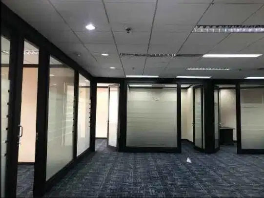 SEWA KANTOR DI SUDIRMAM SCBD BEJ TOWER 303M2 PARTISI 300RB NEGO