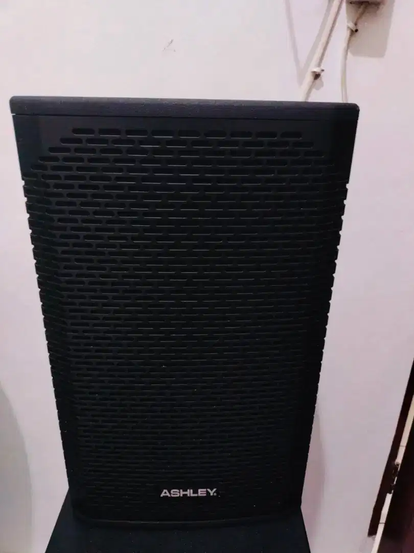 Speaker aktif Ashley MA-10A