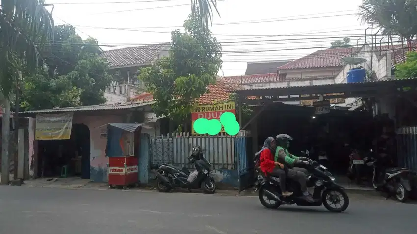 Tempat usaha strategis di pinggir jalan besar yg ramai 24 jam.