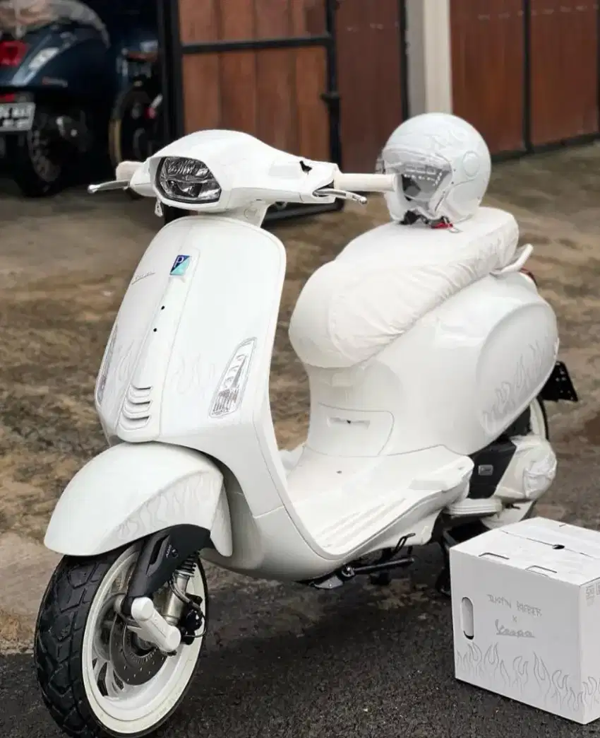 Vespa sprint justin bieber km 0 ( jb limited anniversary gts gtv )