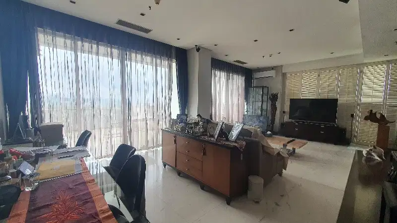 Penthouse with rooftop private pool in Kemang | Harga miring