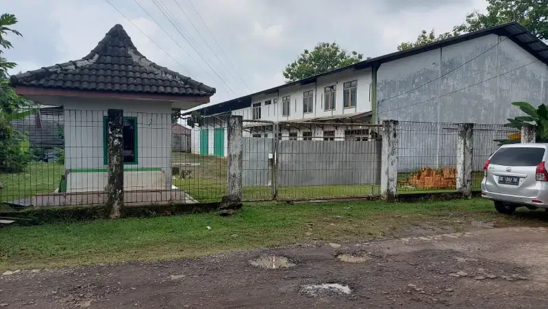 Dijual gudang beserta kantor dan mess ditanah 2000 meter di Palembang
