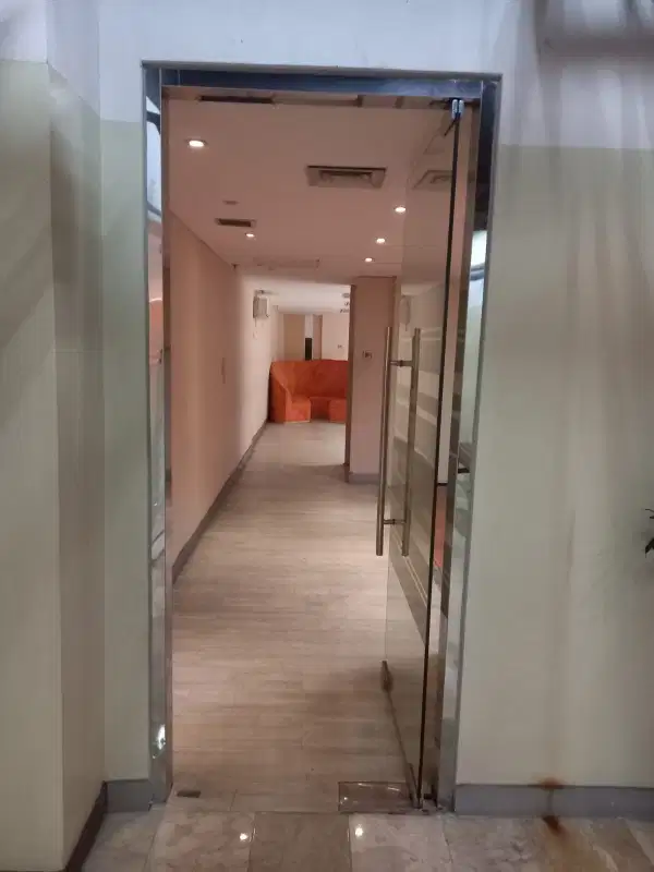 SEWA KANTOR JAKARTA SELATAN VENTURA BUILDING 200M² BARE 130K NEGO