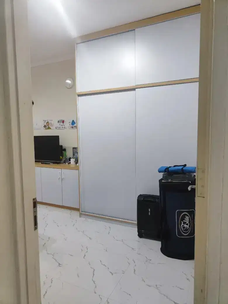 Dijual rumah Taman surya 5 kalideres