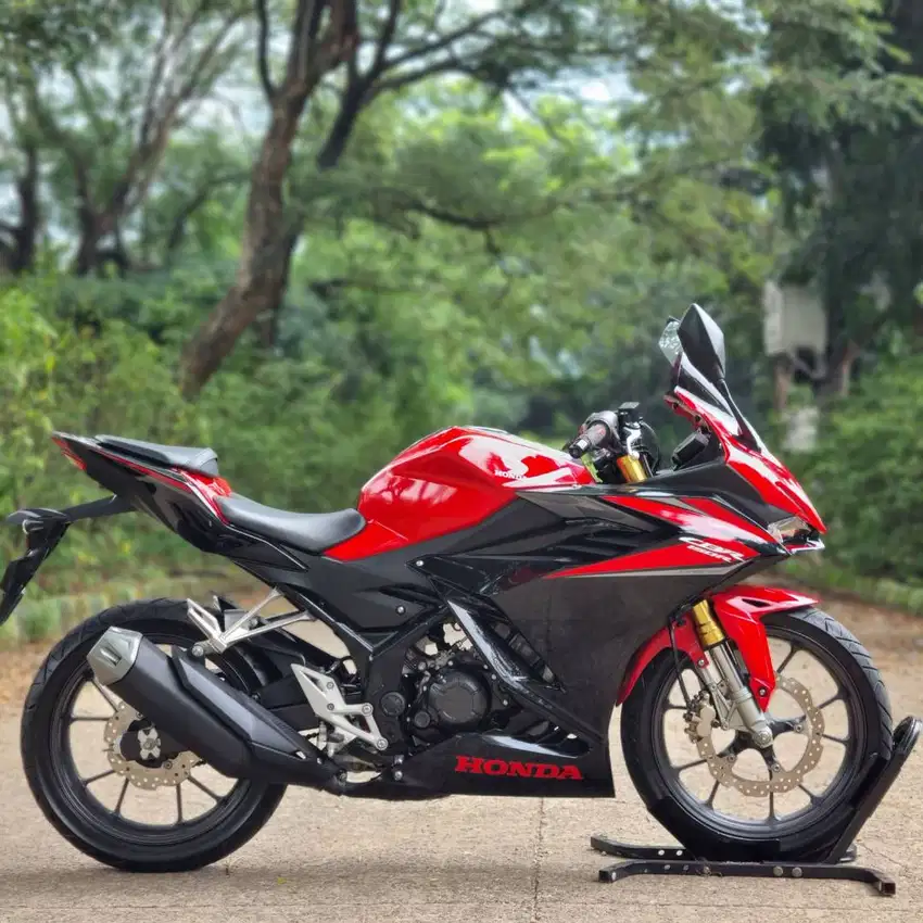HONDA NEW CBR150R MERAH HITAM 2023 KM 4K PAJAK HIDUP NO MINUS
