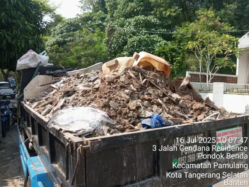 Jasa buang puing dan sampah