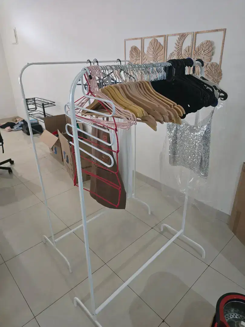 GANTUNGAN BAJU HANGER IKEA