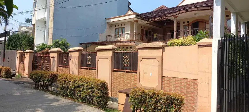 Rumah 2Lantai Clasik Mewah Murah Luas di Billymon Pondok Kelapa Jaktim
