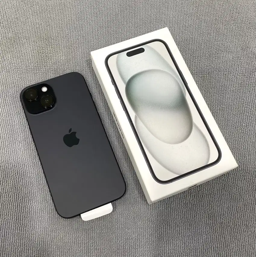iPhone 15 128GB Black iBox garansi on mulus