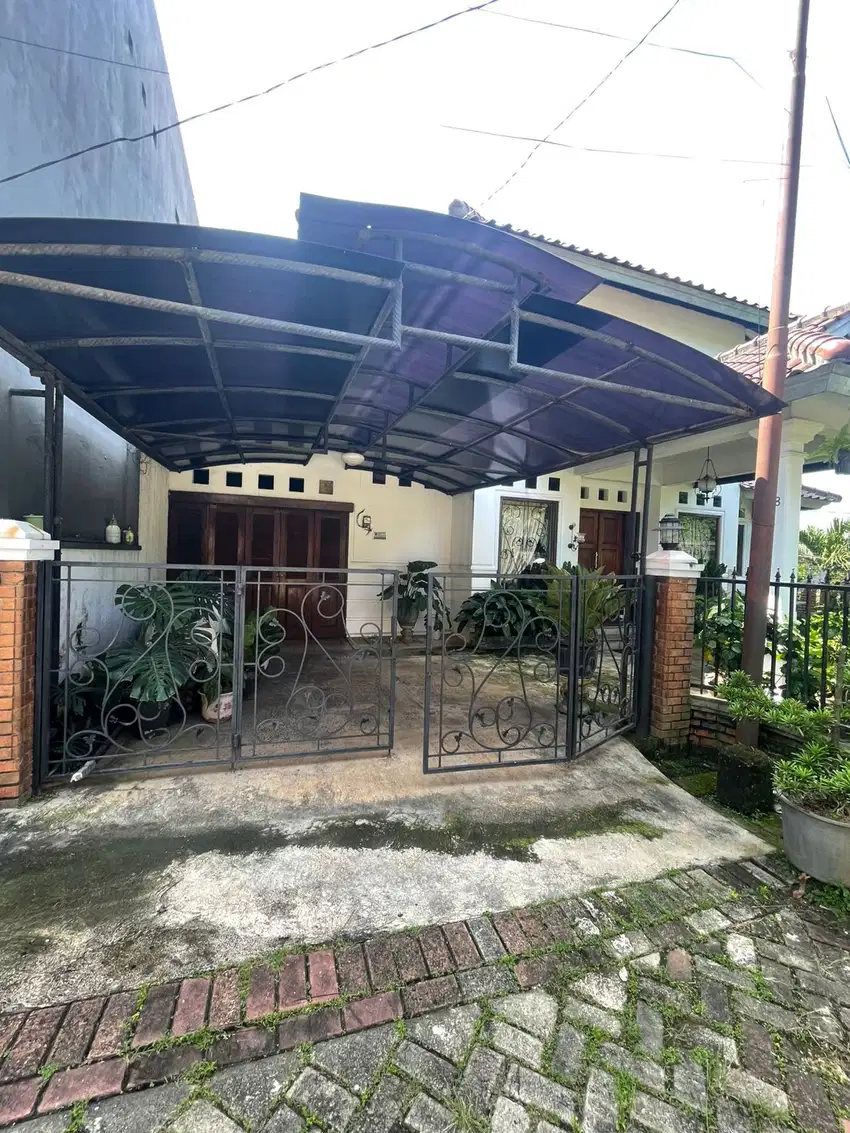 Dijual Rumah Asri Lokasi di Perumahan Daerah Cirendeu, Ciputat Tangsel