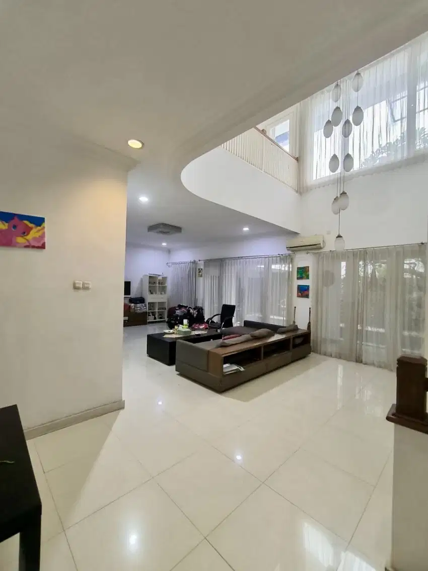 Rumah murah graha famili ada kolam renang surabaya barat