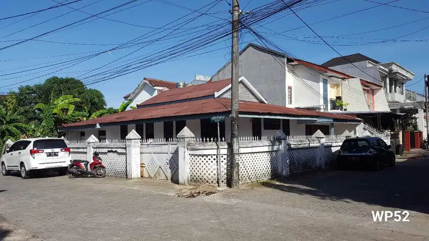 Rumah Tipe Sudut di Tengah Kota Jalan Emmy Saelan Tidung