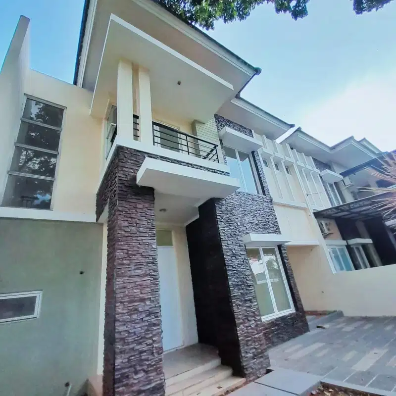 Rumah bagus harga murah di Grand wisata bekasi