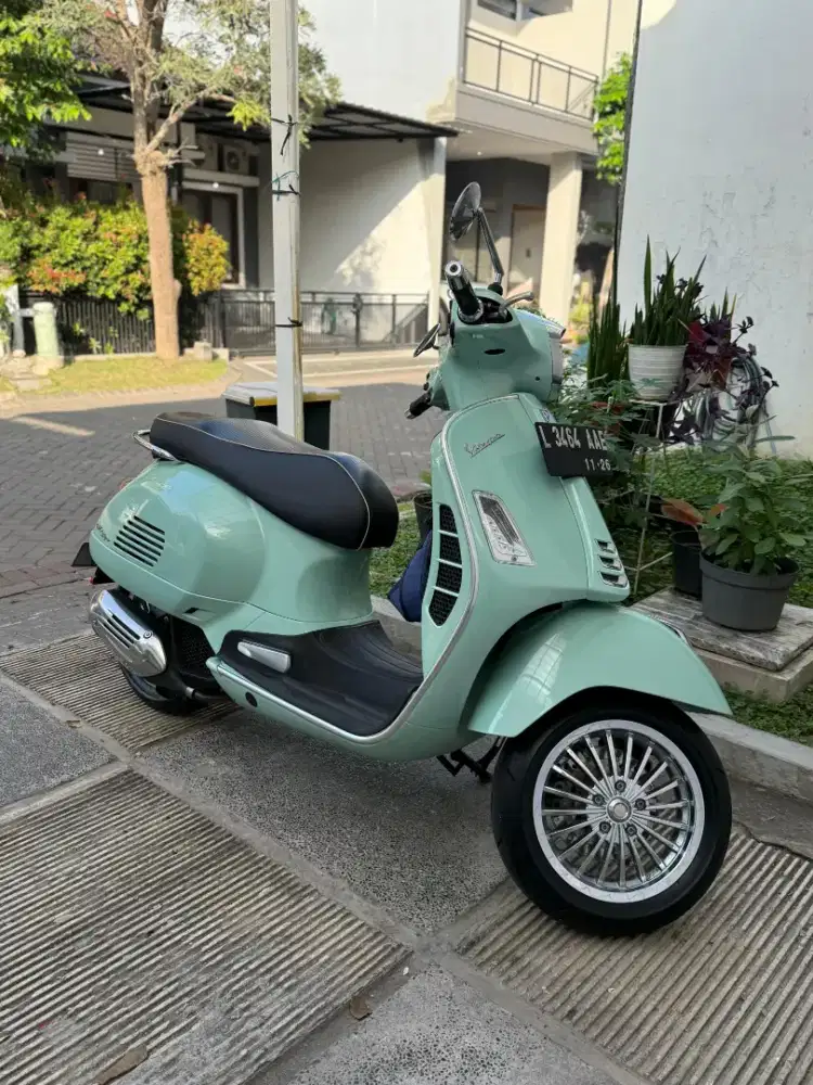 Vespa GTS Super 150 2021