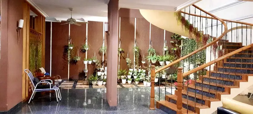 Rumah mewah 2,5 lantai di Pantai Mutiara Jakarta Utara
