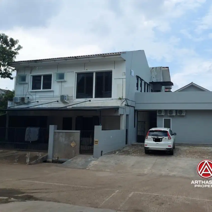 RUMAH KOST KOSAN 2 TINGKAT DENGAN 28 KAMAR DAN STRATEGIS