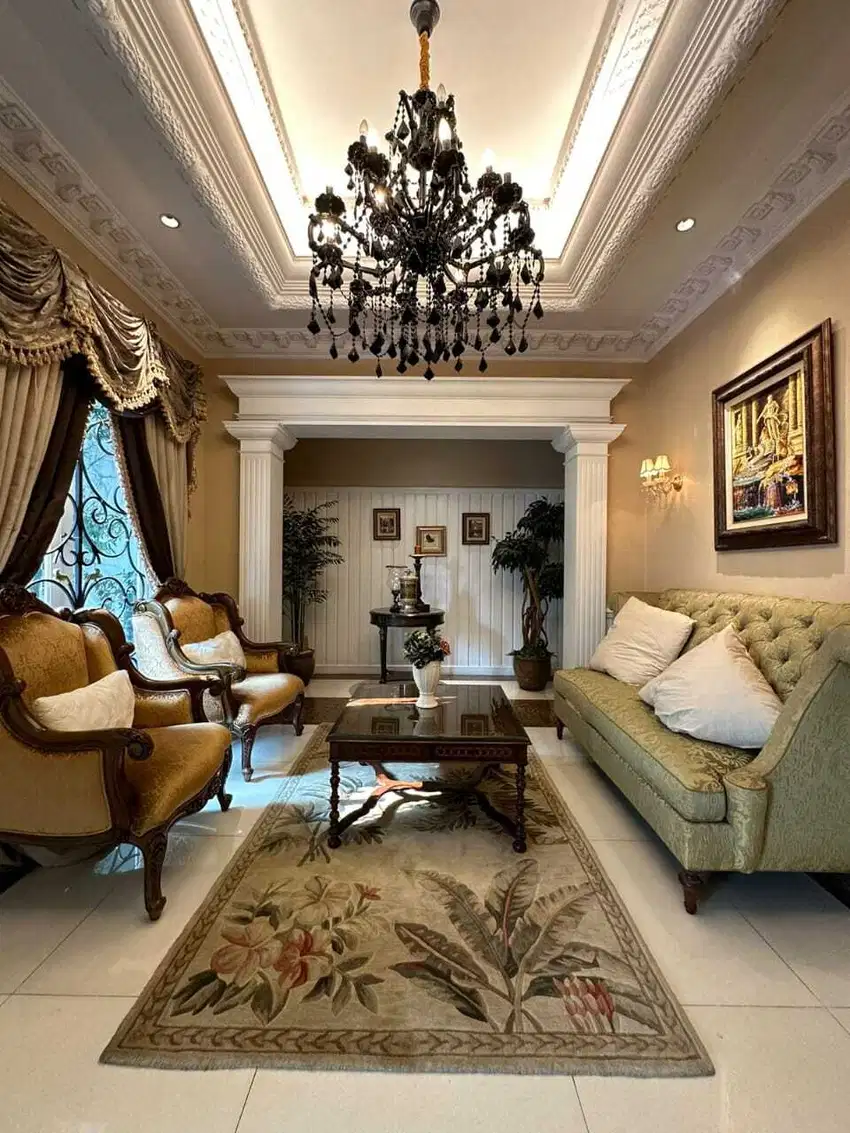 Rumah Mewah di Pondok Indah, Full Furnished, Modern Classic Desain.