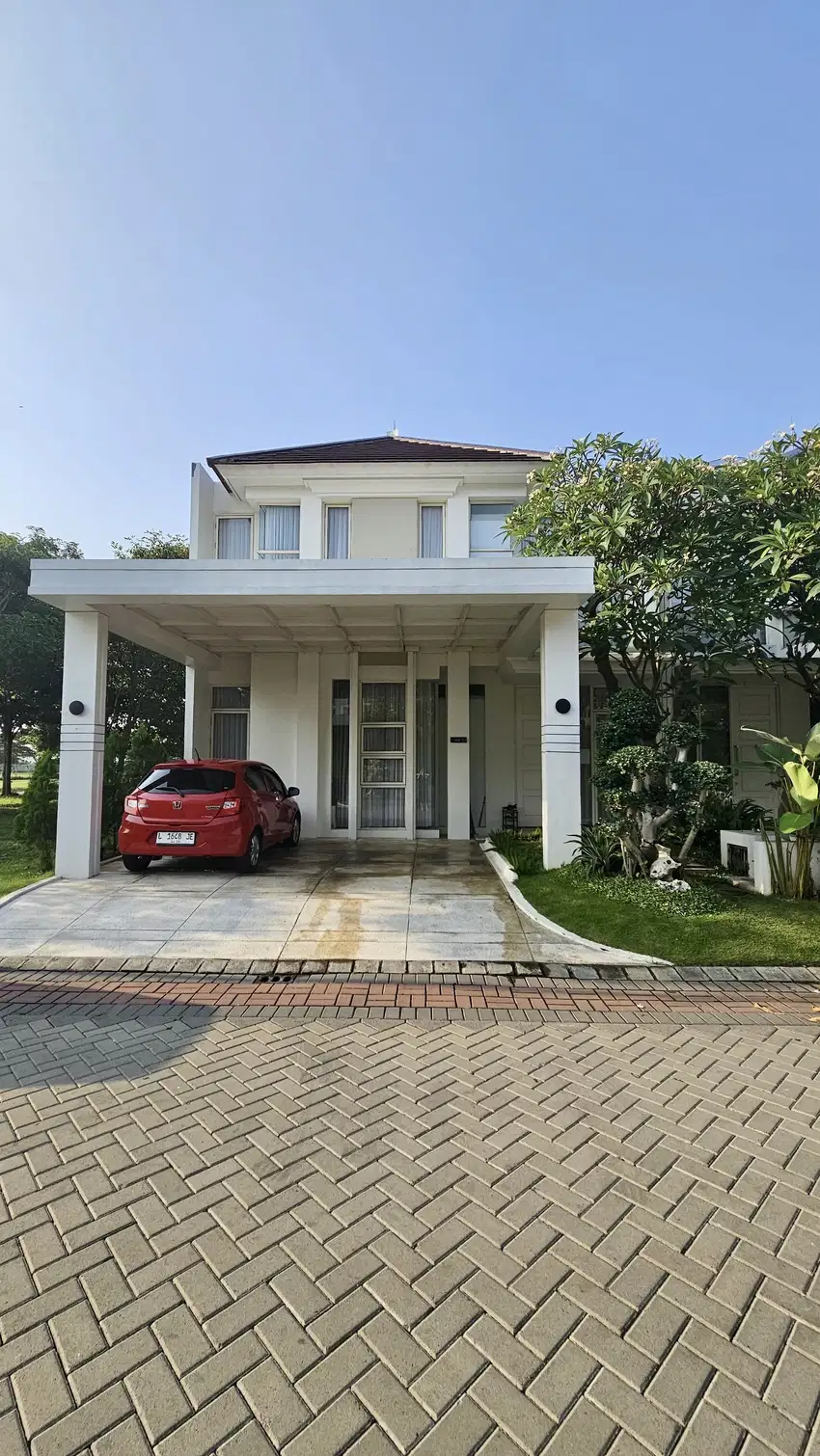 Grand pakuwon jual rumah modern minimalis semi furnish mewah