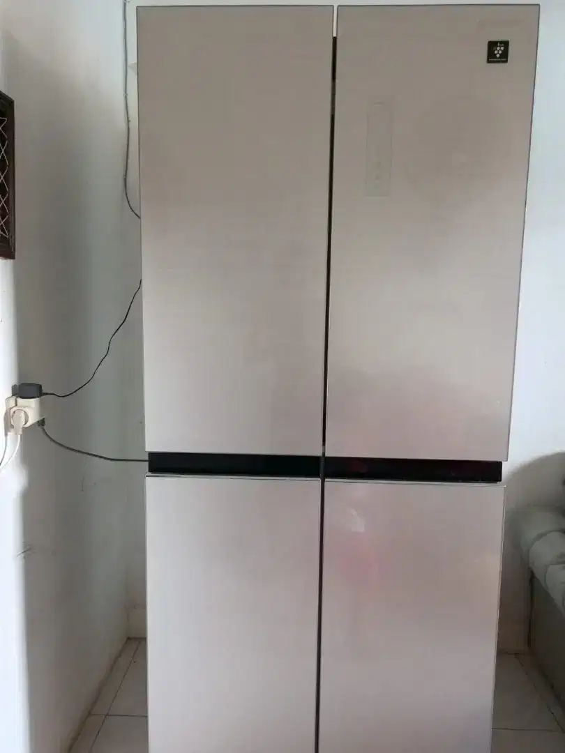 Kulkas sharp 4 pintu like new