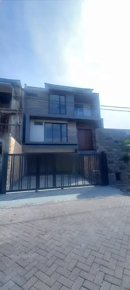 Rumah Baru Premium Surabaya Barat