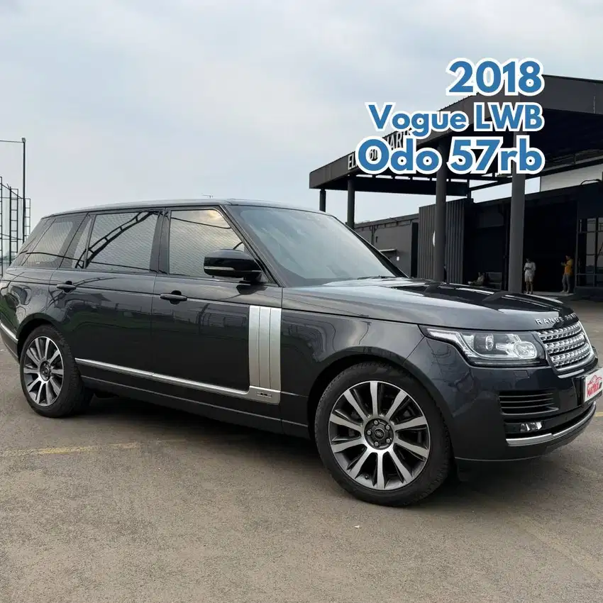 Range Rover Vogue LWB 2018 NIK 2017 Grey Mocca Black Long Abu-abu