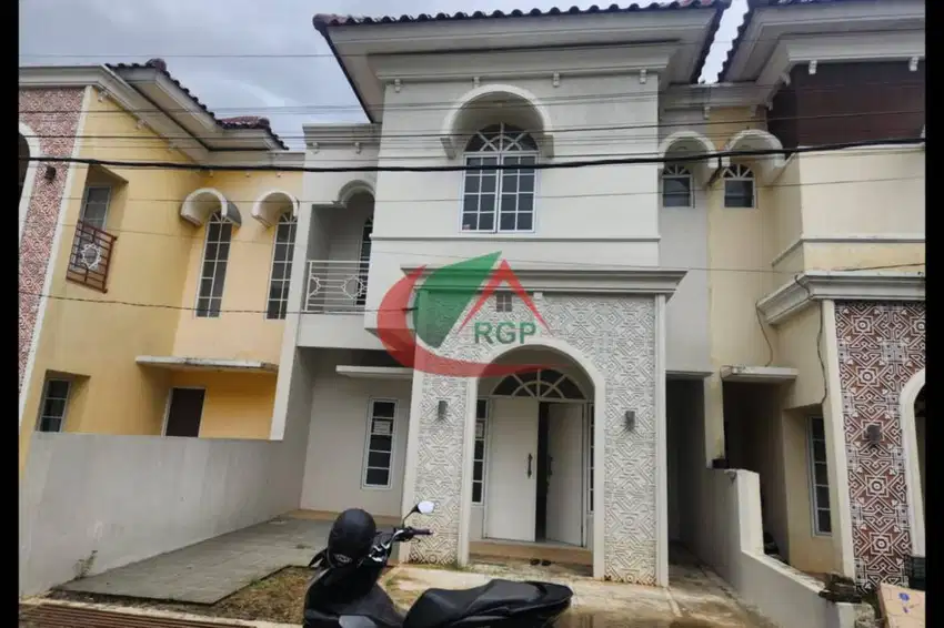 Dijual Rumah  Siap Huni Selangkah ke Stasiun LRT Harjamukti Cibubur