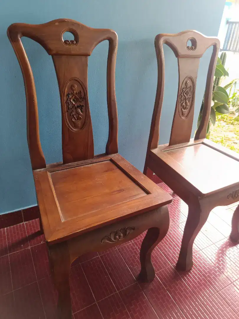 Meja makan jati