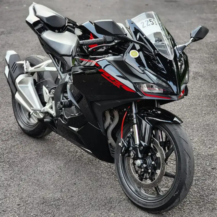 CBR 250RR 2023 ISTIMEWA Black Freedom