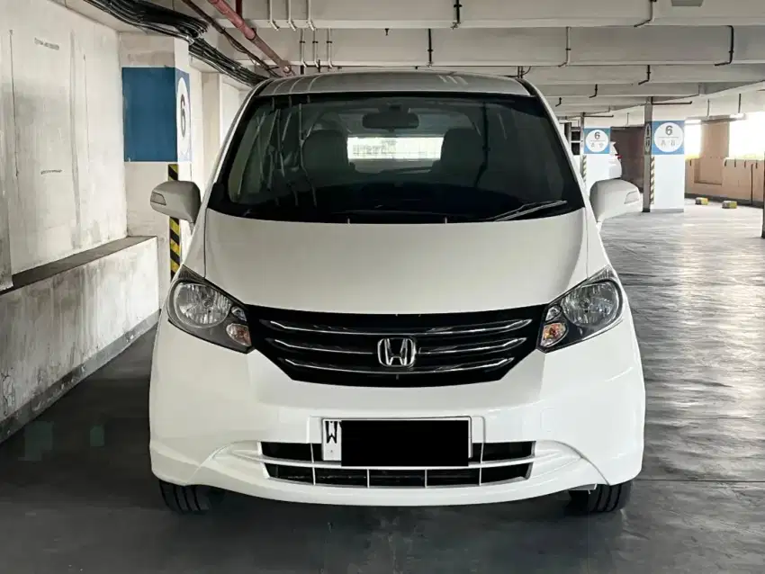 Honda Freed E PSD AT 2011