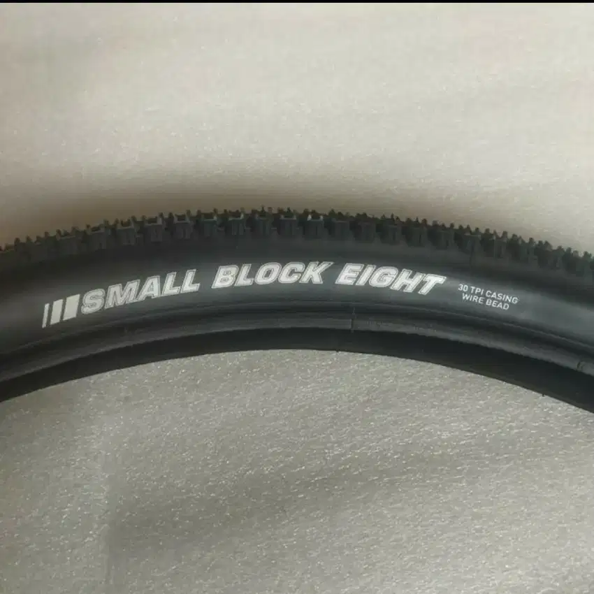 Kenda Small Block Eight 26 x 2.10 30 TPI Ban Luar Sepeda Gunung