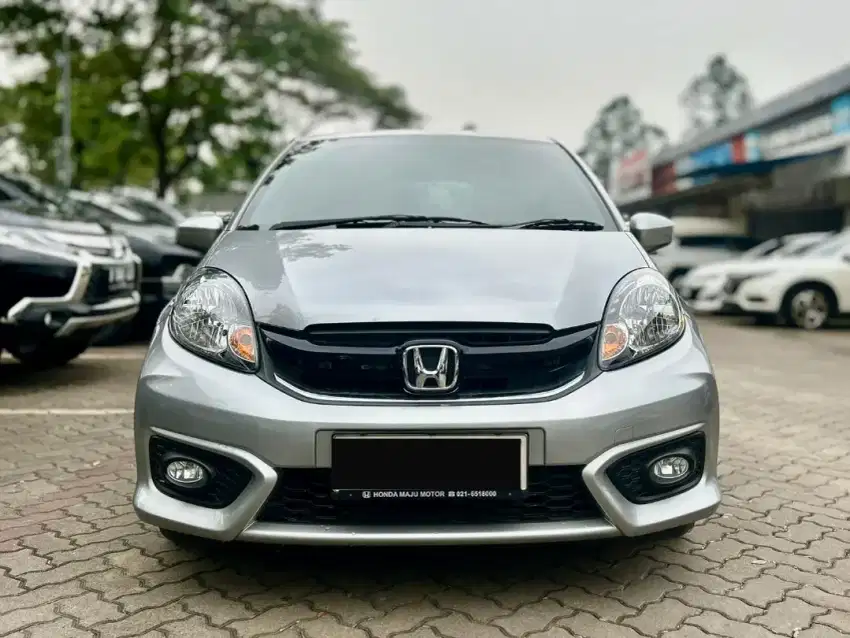 TERMURAH HONDA BRIO E MATIC 2017 SILVER