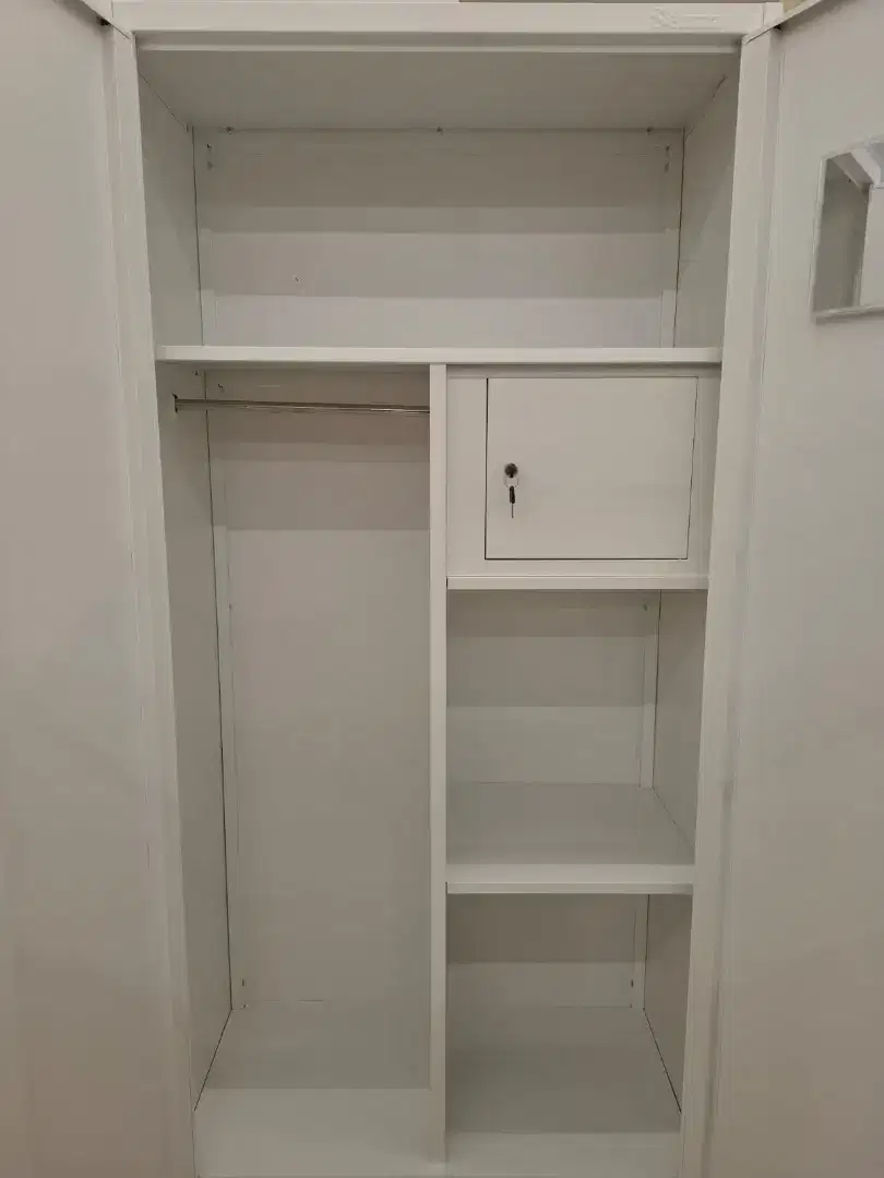Lemari pakaian 2 pintu metal
