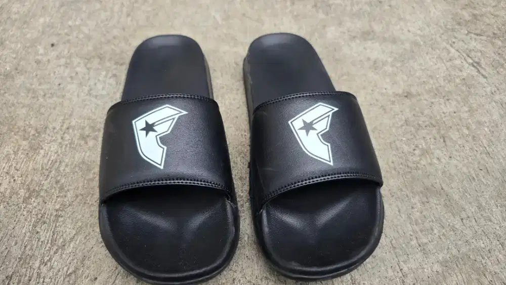 Sandal Famous size 40-41