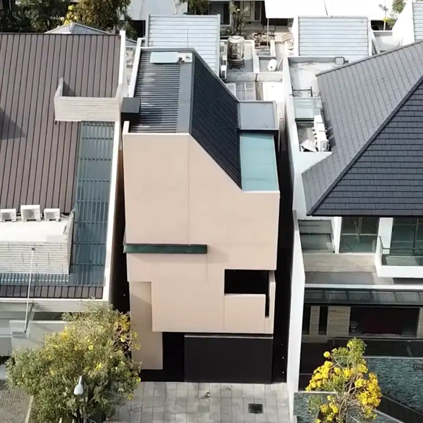 Dijual Rumah Modern Japanese Pakuwon Indah Mansion Surabaya Barat