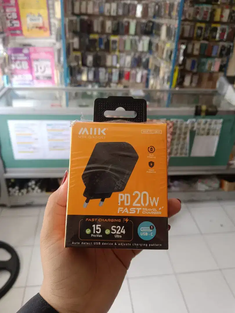M2K GADGET PD 20W Fast Travel Charger